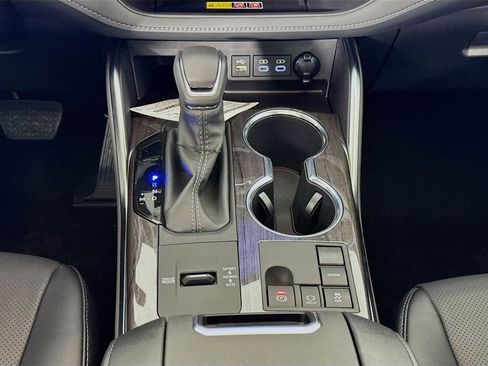 New 2025 Toyota Highlander Limited image 35
