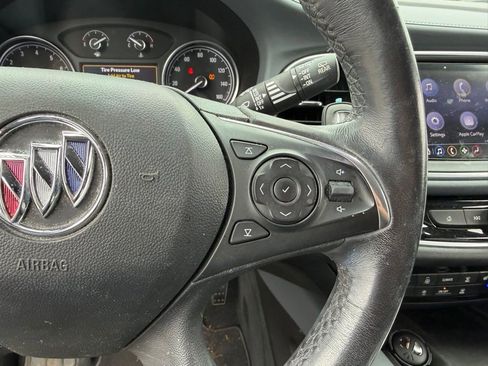 Used 2020 Buick Enclave Essence image 29