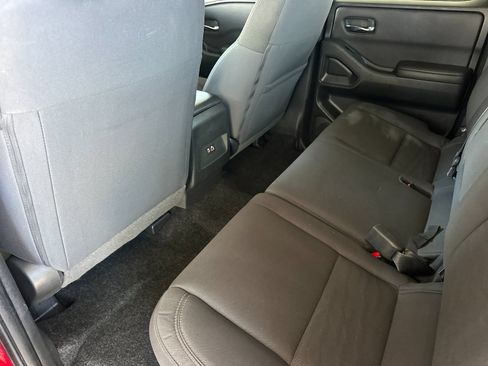 Used 2023 Nissan Frontier SV AWD/4WD image 11