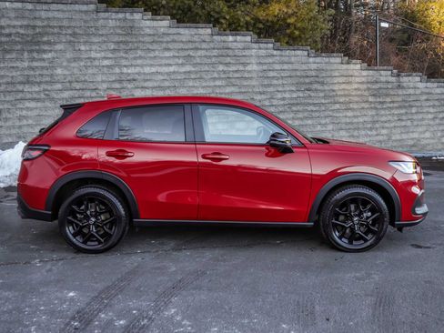 Used 2025 Honda HR-V Sport image 4