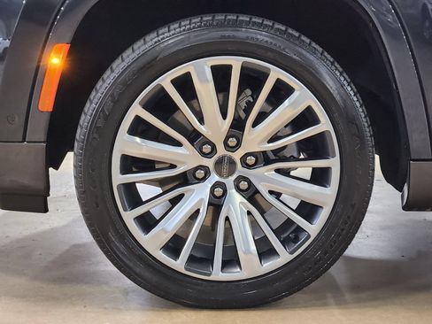 Used 2022 Jeep Grand Wagoneer Series III AWD/4WD image 28