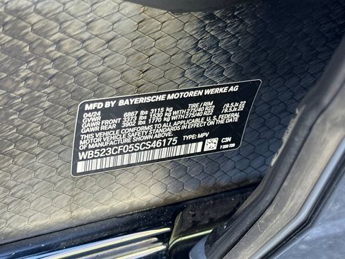 Used 2025 BMW iX xDrive50 image 41