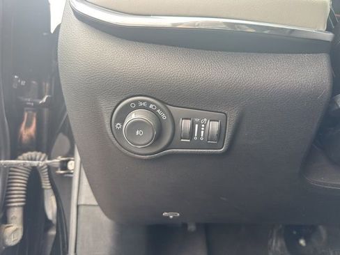 Used 2022 Jeep Compass Limited image 15