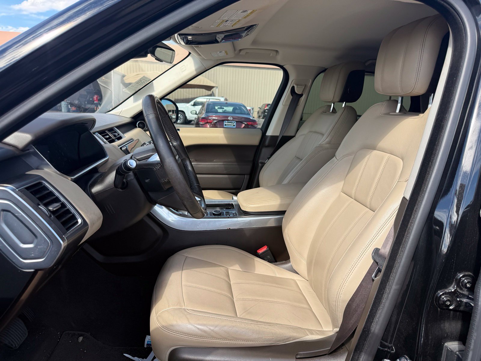 Used 2019 Land Rover Range Rover Sport SE AWD/4WD image 8