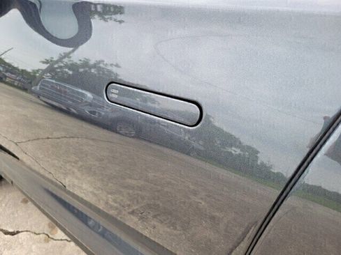 Used 2021 Aston Martin DBX image 10