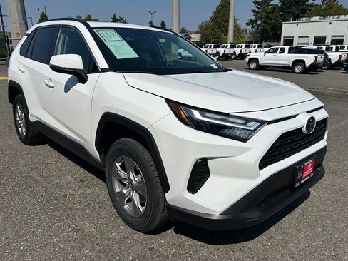 Certified 2025 Toyota RAV4 XLE w/ Convenience Package AWD/4WD image 3