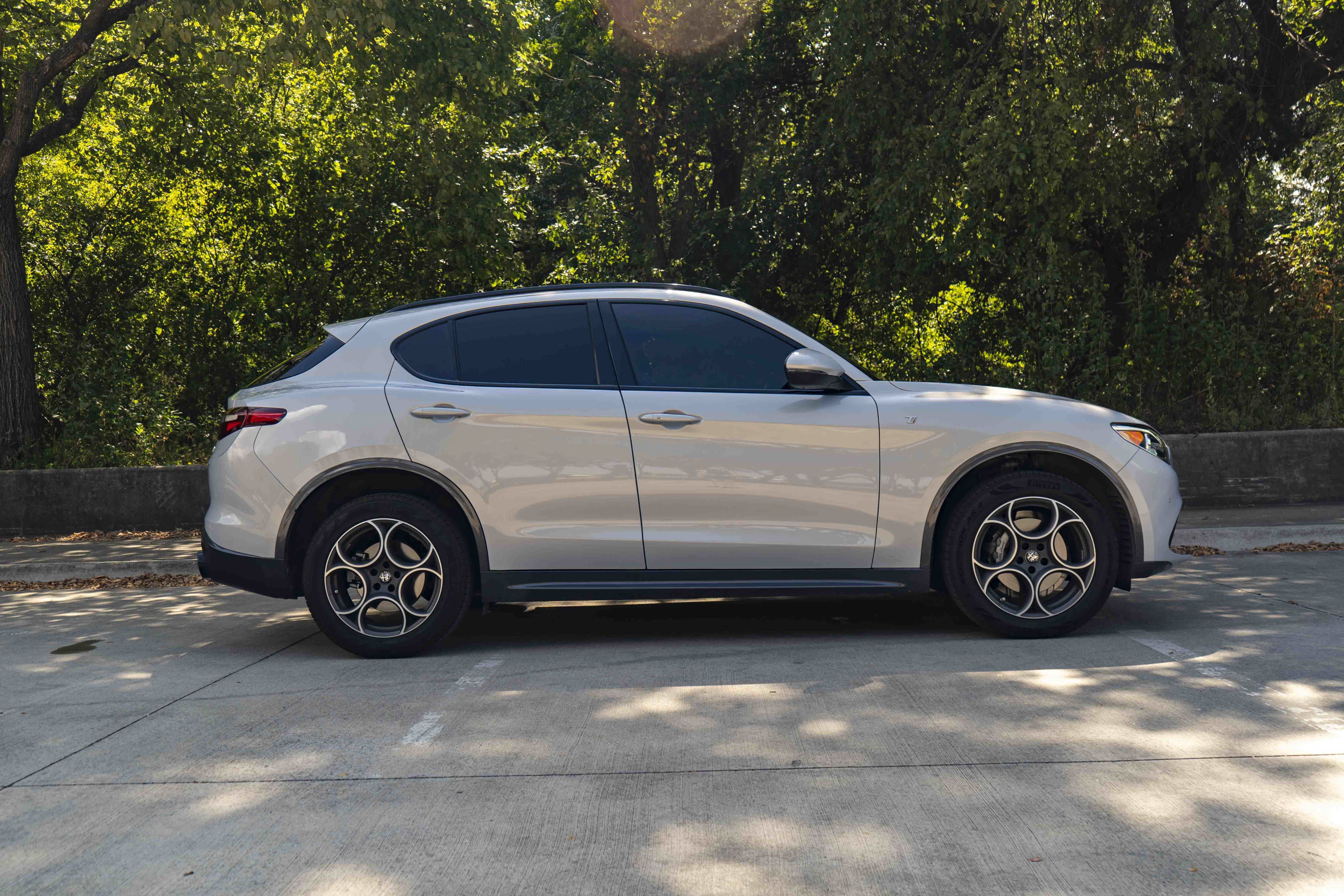 Used 2022 Alfa Romeo Stelvio Ti AWD/4WD image 10