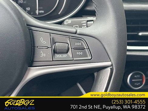 Used 2018 Alfa Romeo Stelvio AWD image 20