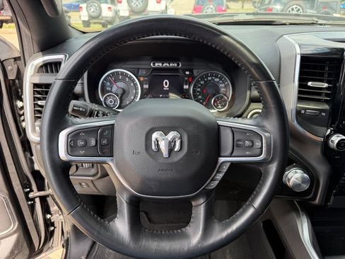 Used 2022 RAM 1500 Laramie AWD/4WD image 15