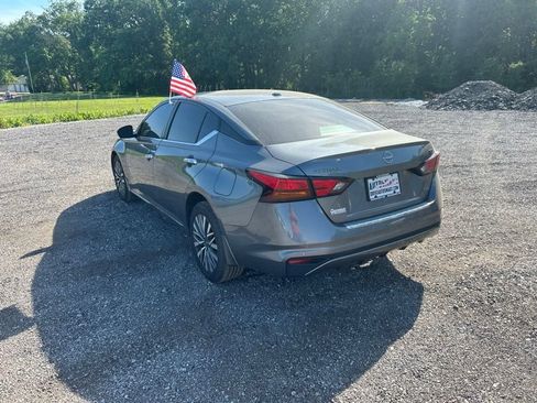 Used 2023 Nissan Altima 2.5 SV AWD/4WD image 5