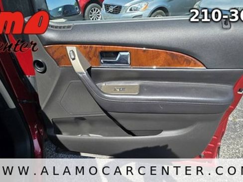 Used 2013 Lincoln MKX FWD image 18