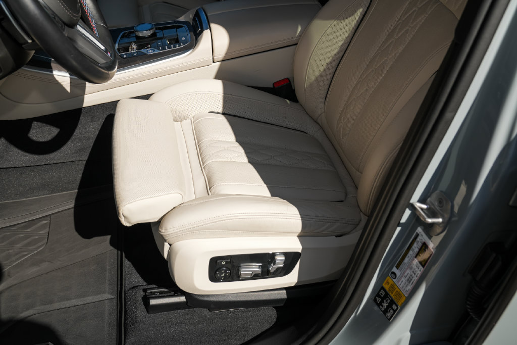Used 2024 BMW X5 M60i AWD/4WD image 20