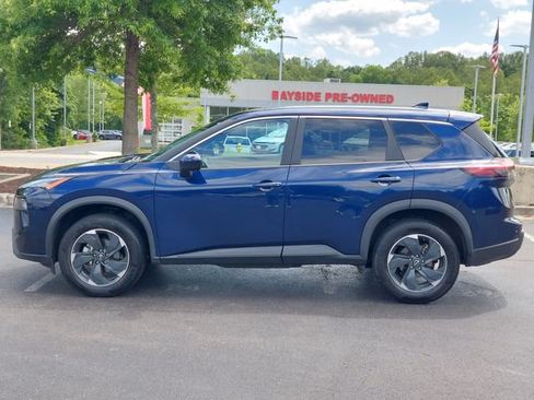 Used 2024 Nissan Rogue SV AWD/4WD image 6