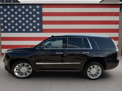 Used 2017 Cadillac Escalade AWD Platinum image 4