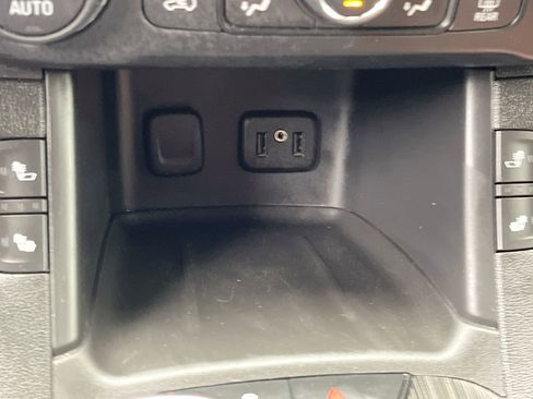 Used 2017 GMC Acadia SLT image 23