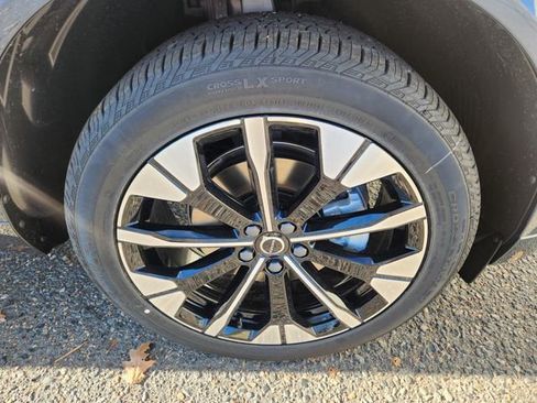 New 2026 Volvo XC60 B5 Plus w/ Climate Package image 19