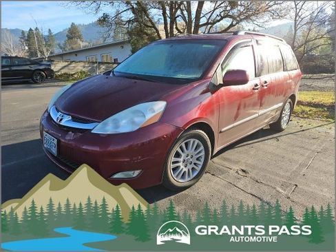 Used 2008 Toyota Sienna XLE image 1