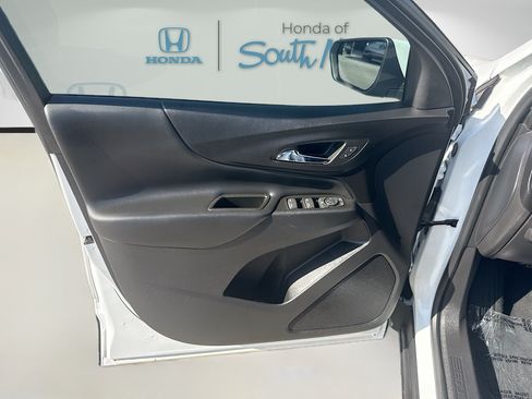 Used 2023 Chevrolet Equinox LT FWD image 19