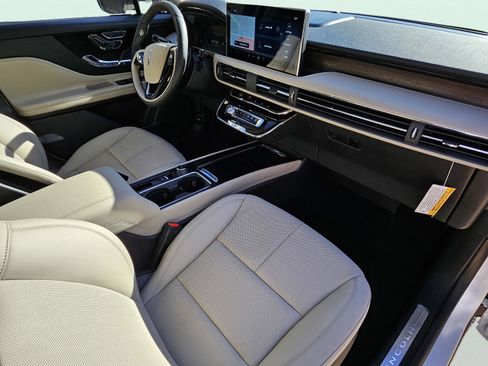 New 2026 Lincoln Corsair Reserve image 16