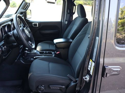 Used 2018 Jeep Wrangler Unlimited Sport AWD/4WD image 19