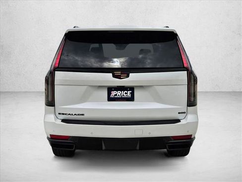 Used 2024 Cadillac Escalade Premium Luxury RWD image 6