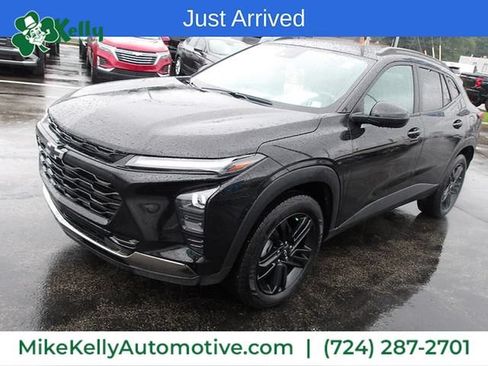 Used 2024 Chevrolet Trax ACTIV w/ Sunroof Package FWD image 3