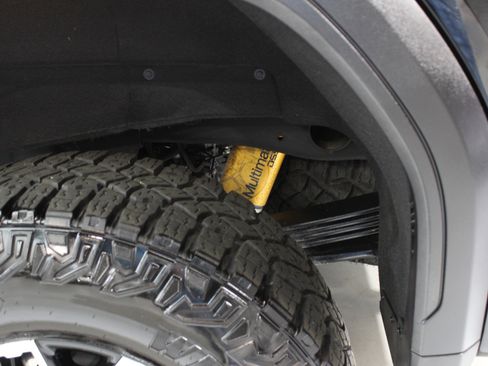 Used 2024 GMC Sierra 2500 AT4X image 18