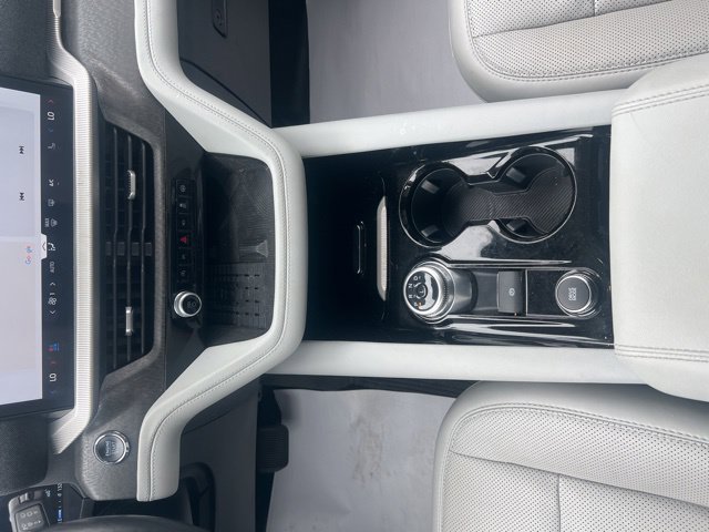 Used 2025 Ford Explorer Platinum w/ LUX Leather Package AWD/4WD image 18
