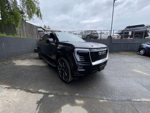 Used 2025 GMC Sierra EV Denali AWD/4WD image 8