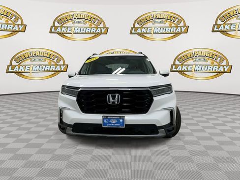 Used 2025 Honda Pilot Touring image 6