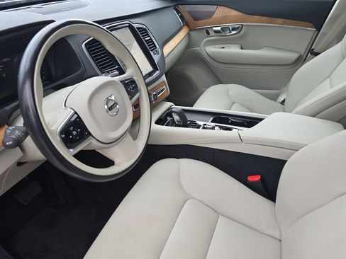 Used 2021 Volvo XC90 T8 Momentum AWD/4WD image 17