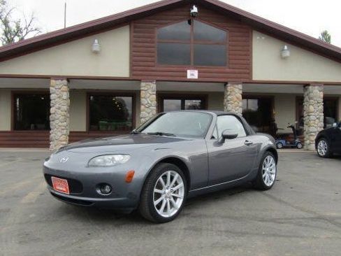 Used 2006 MAZDA MX-5 Miata Sport RWD image 2