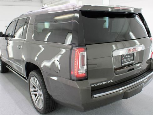 Used 2019 GMC Yukon XL Denali w/ Denali Ultimate Package AWD/4WD image 7