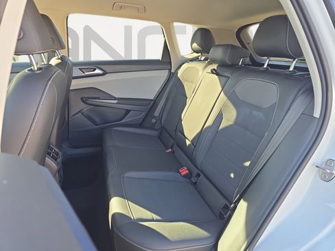 Certified 2024 Volkswagen Taos SE image 19