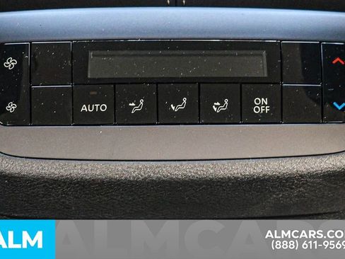 Used 2025 Nissan Pathfinder SV image 63