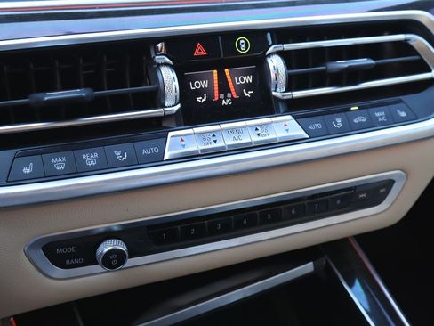 Used 2019 BMW X5 xDrive40i w/ Premium Package 2 AWD/4WD image 24