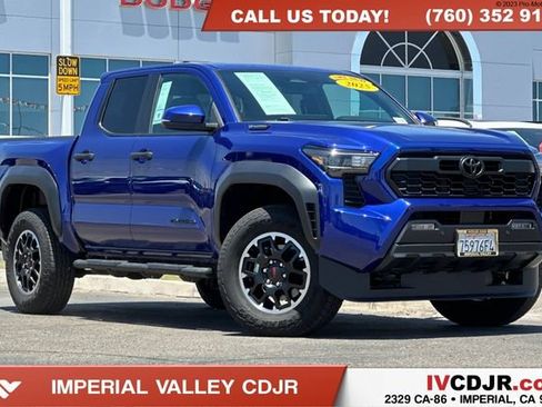 Used 2025 Toyota Tacoma TRD Off-Road w/ TRD Off Road Upgrade Package AWD/4WD image 1