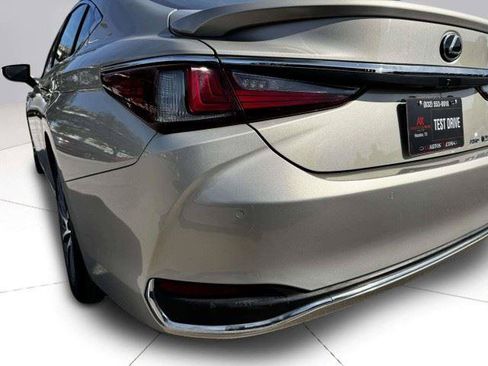 Used 2021 Lexus ES 250 w/ Premium Package AWD/4WD image 16