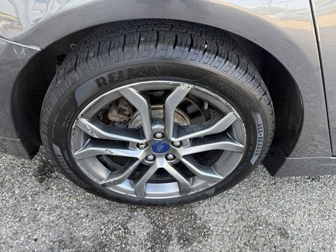 Used 2017 Ford Fusion SE w/ Equipment Group 201A FWD image 6