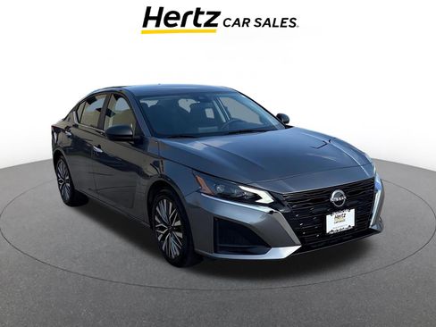 Used 2025 Nissan Altima 2.5 SV FWD image 1