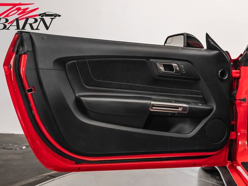 Used 2016 Ford Mustang Shelby GT350 w/ Technology Package image 18