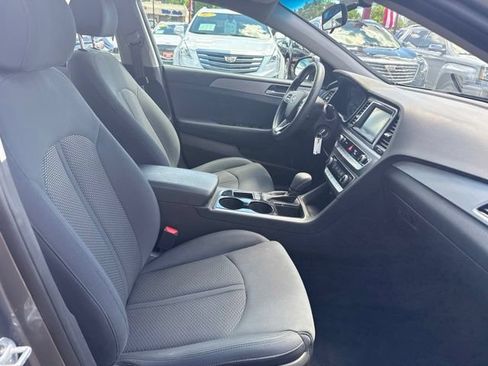 Used 2019 Hyundai Sonata SE FWD image 19