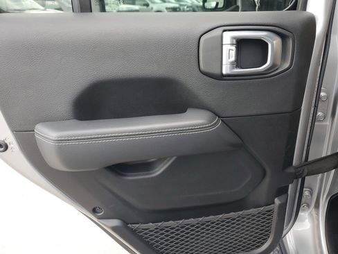 Used 2021 Jeep Gladiator Overland w/ Popular Equipment Package image 26