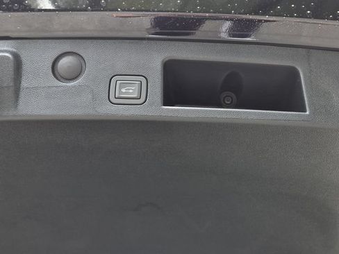 New 2027 GMC Terrain Elevation w/ Elevation Premium Package FWD image 9