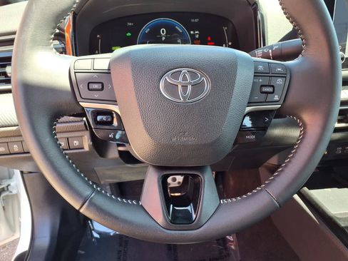 Certified 2025 Toyota Camry SE FWD image 19