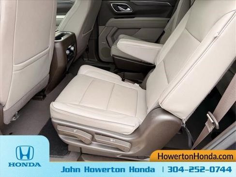 Used 2023 GMC Yukon SLT AWD/4WD image 11