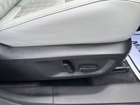 Used 2023 Mitsubishi Outlander SEL image 12