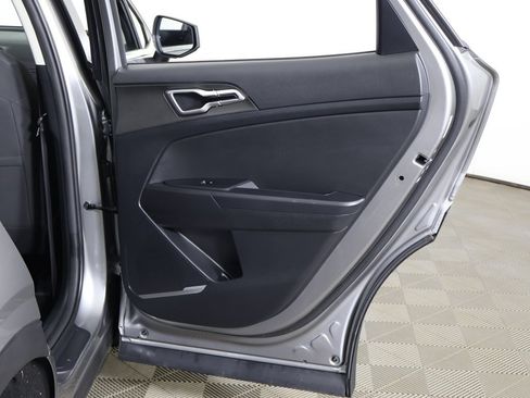 Used 2023 Kia Sportage LX image 24