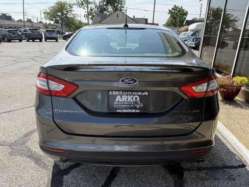 Used 2016 Ford Fusion SE FWD image 8