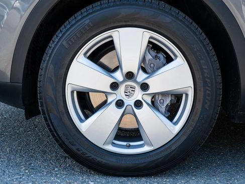 Used 2019 Porsche Cayenne AWD/4WD image 32
